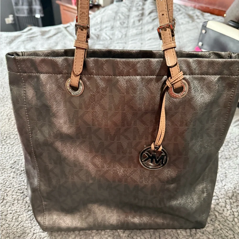 Michael Kors classic michael